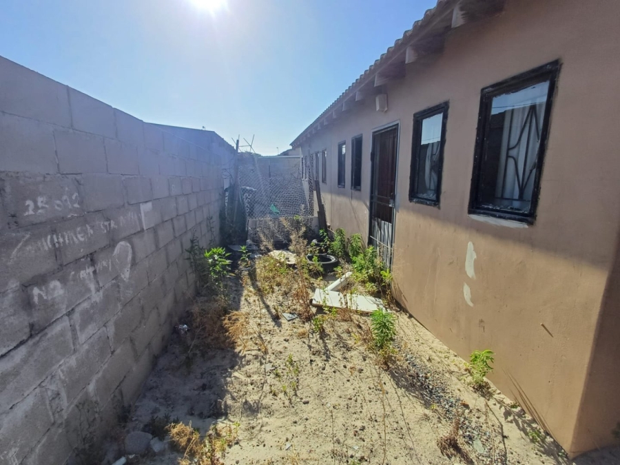 2 Bedroom Property for Sale in Delft South Western Cape